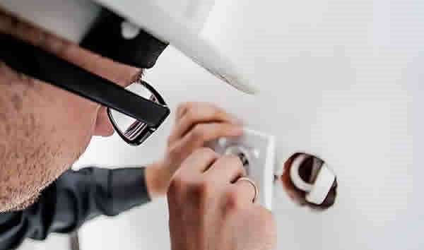 ILUMINAÇÃO E TOMADAS